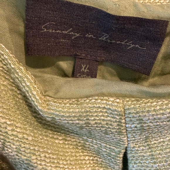 Sunday in Brooklyn Light Green cropped linen top - Picture 3 of 4